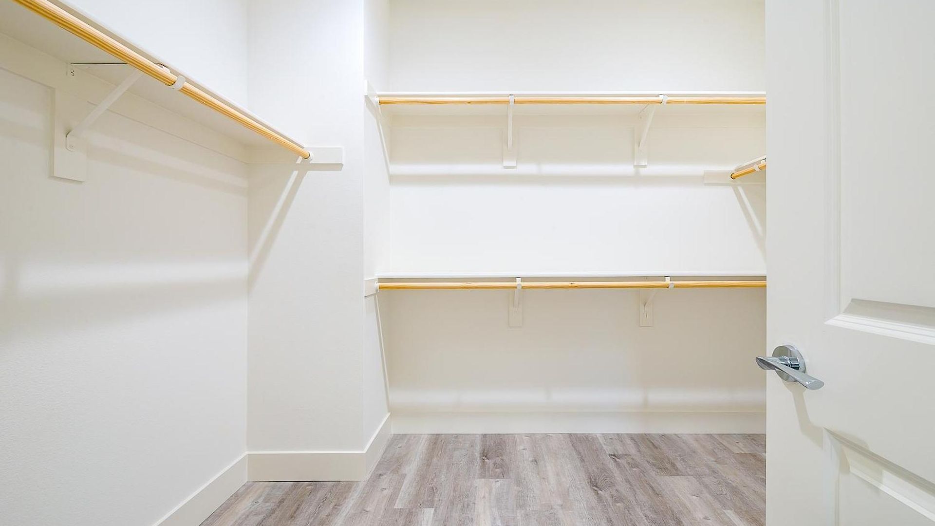 Holiday home Modern 4br - Private Balcony - Garage Parking