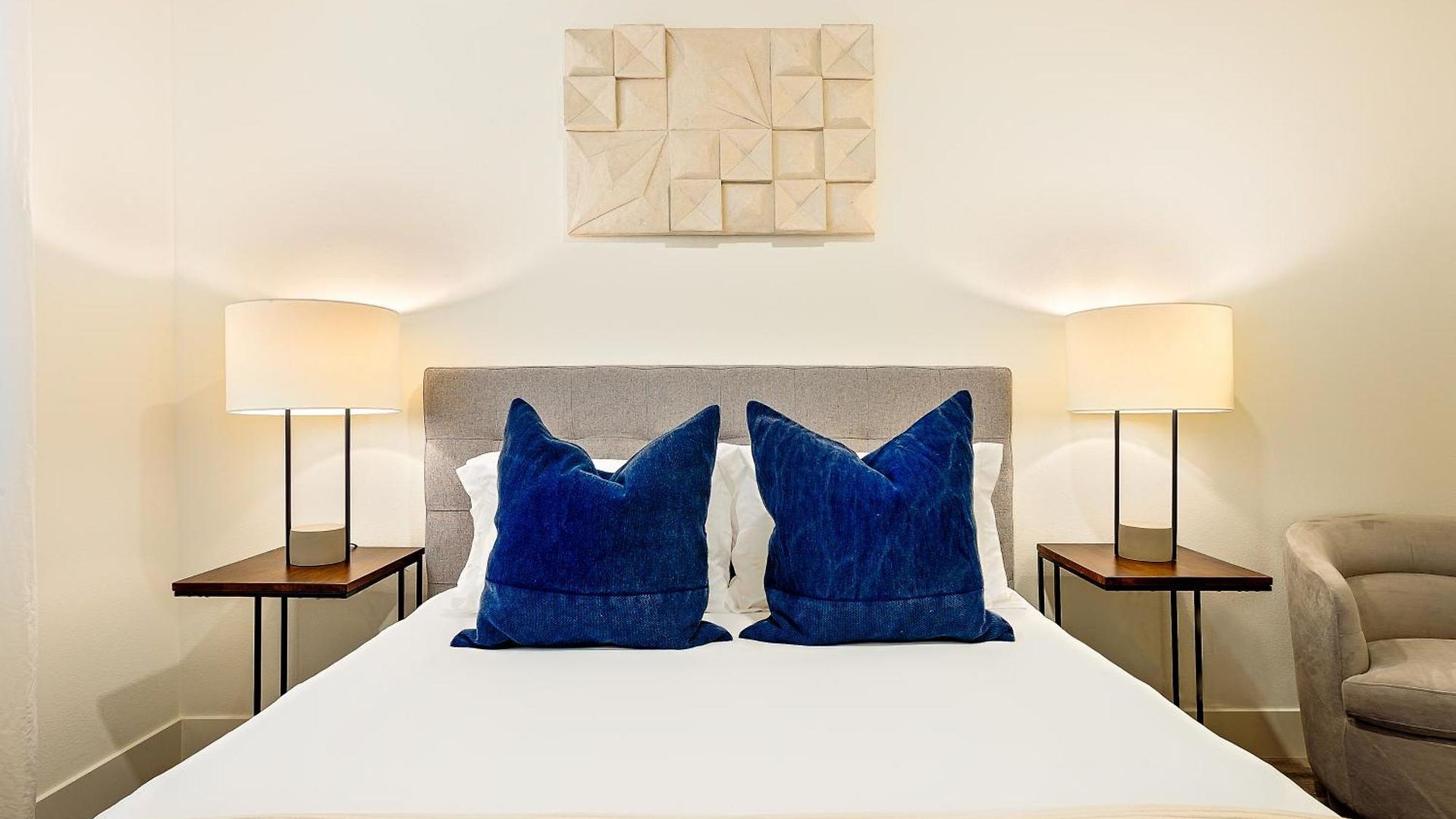 Modern 4br - Private Balcony - Garage Parking Holiday home Carlsbad