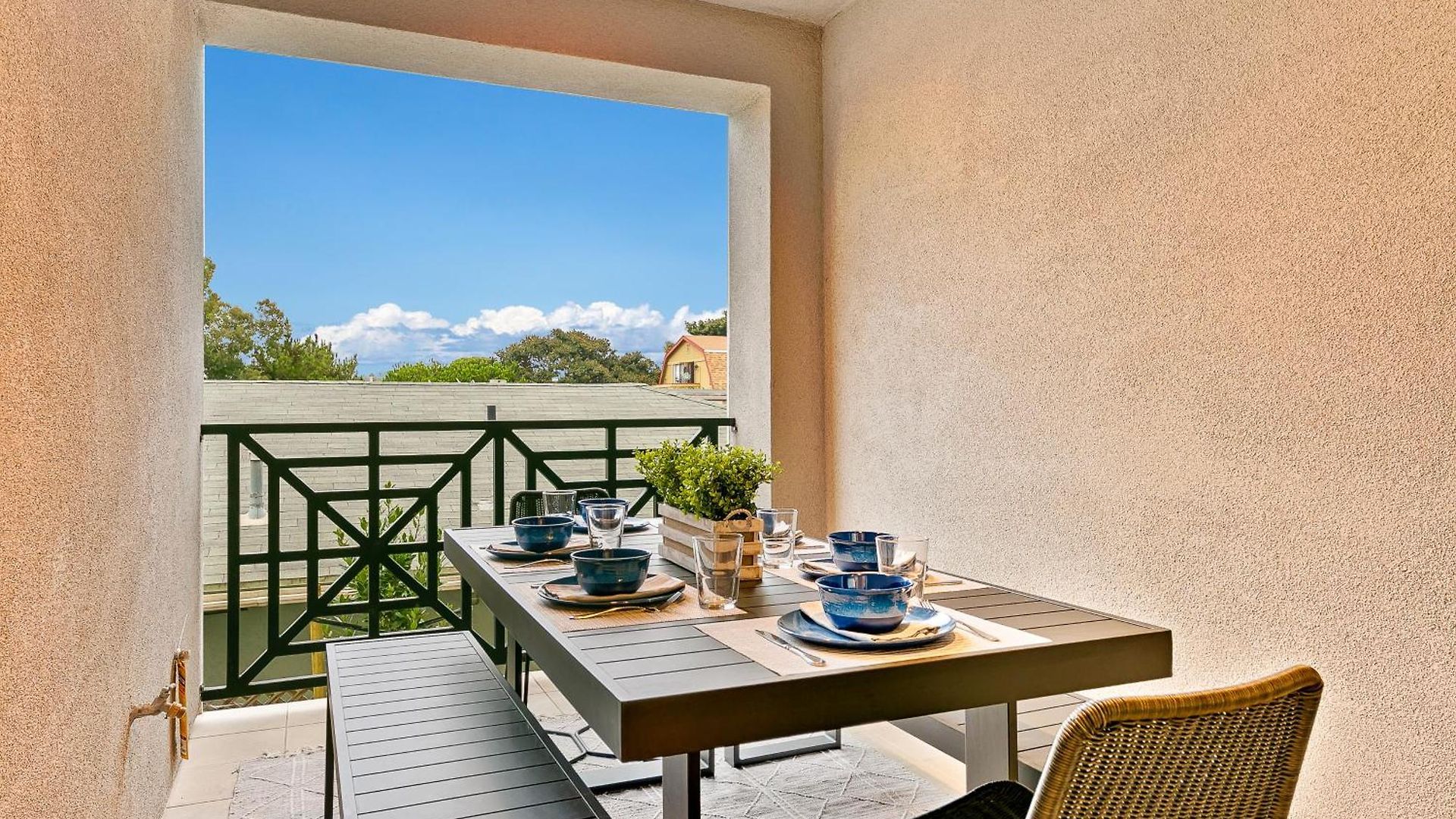 Holiday home Modern 4br - Private Balcony - Garage Parking Carlsbad