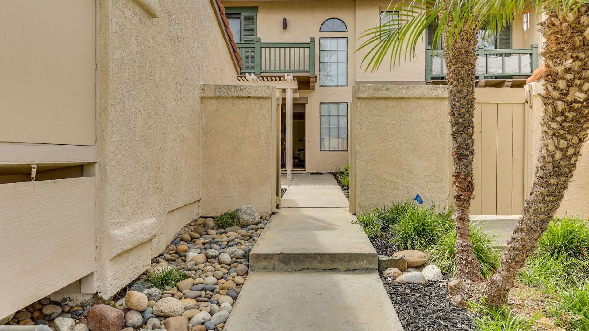 Extended Near Beach! W/ Pool Holiday home Carlsbad