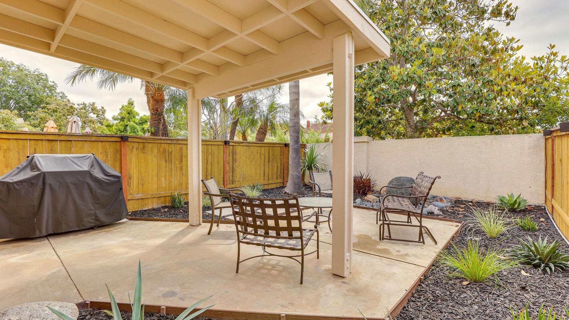 Holiday home Extended Near Beach! W/ Pool *