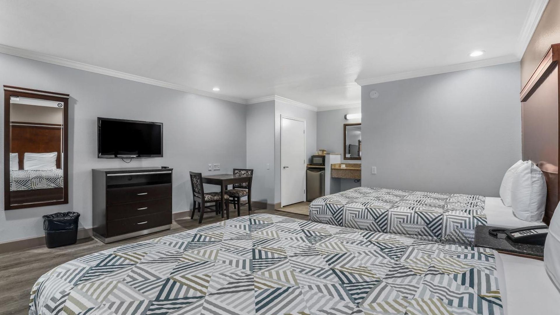 6 Carlsbad, Ca- North Hotel 3*