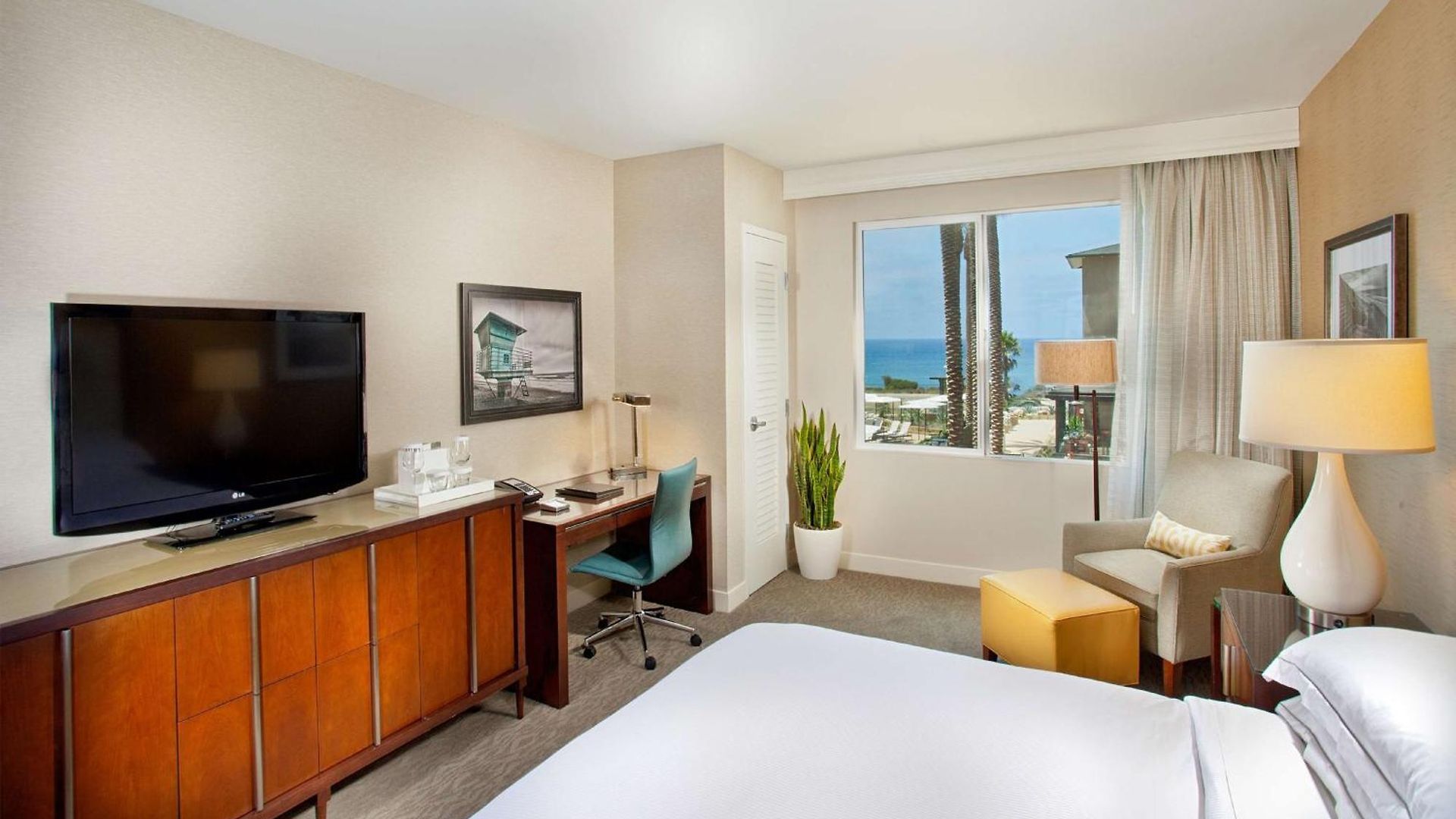 Cape Rey Beach, A Hilton & 4* Carlsbad