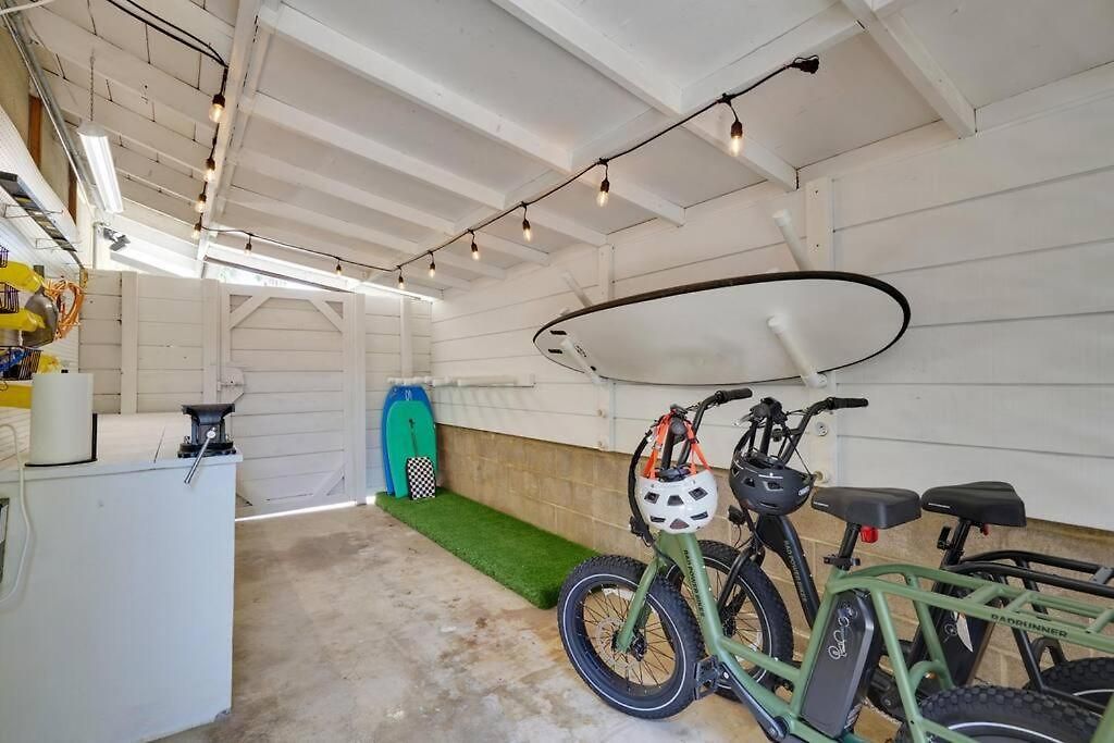 Coastal Retreat With E-bikes!