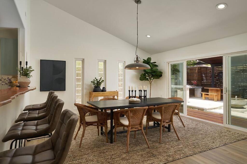 Coastal Retreat With E-bikes!