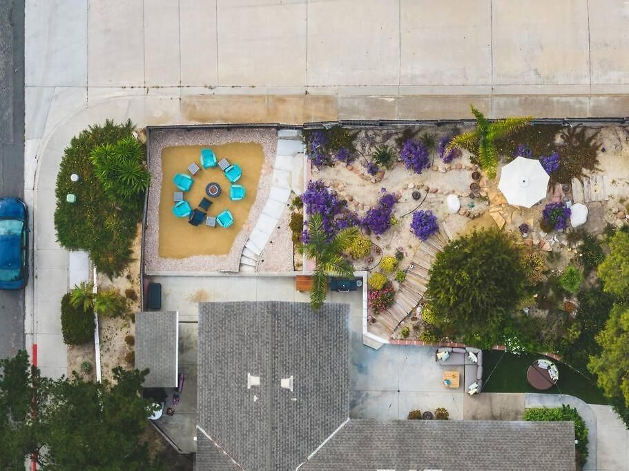Tranquil Tier Garden With Game