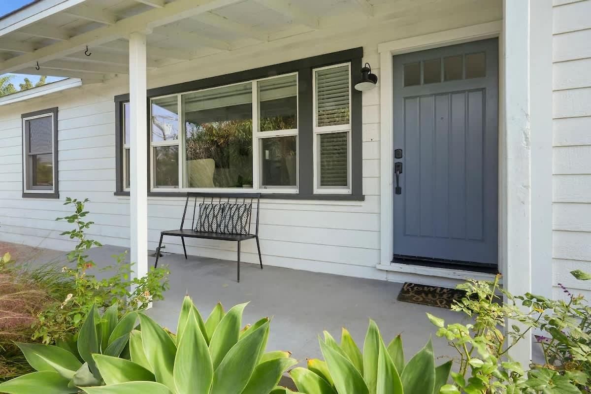 Holiday home Coastal Palm Haven - With Hot Tub Carlsbad