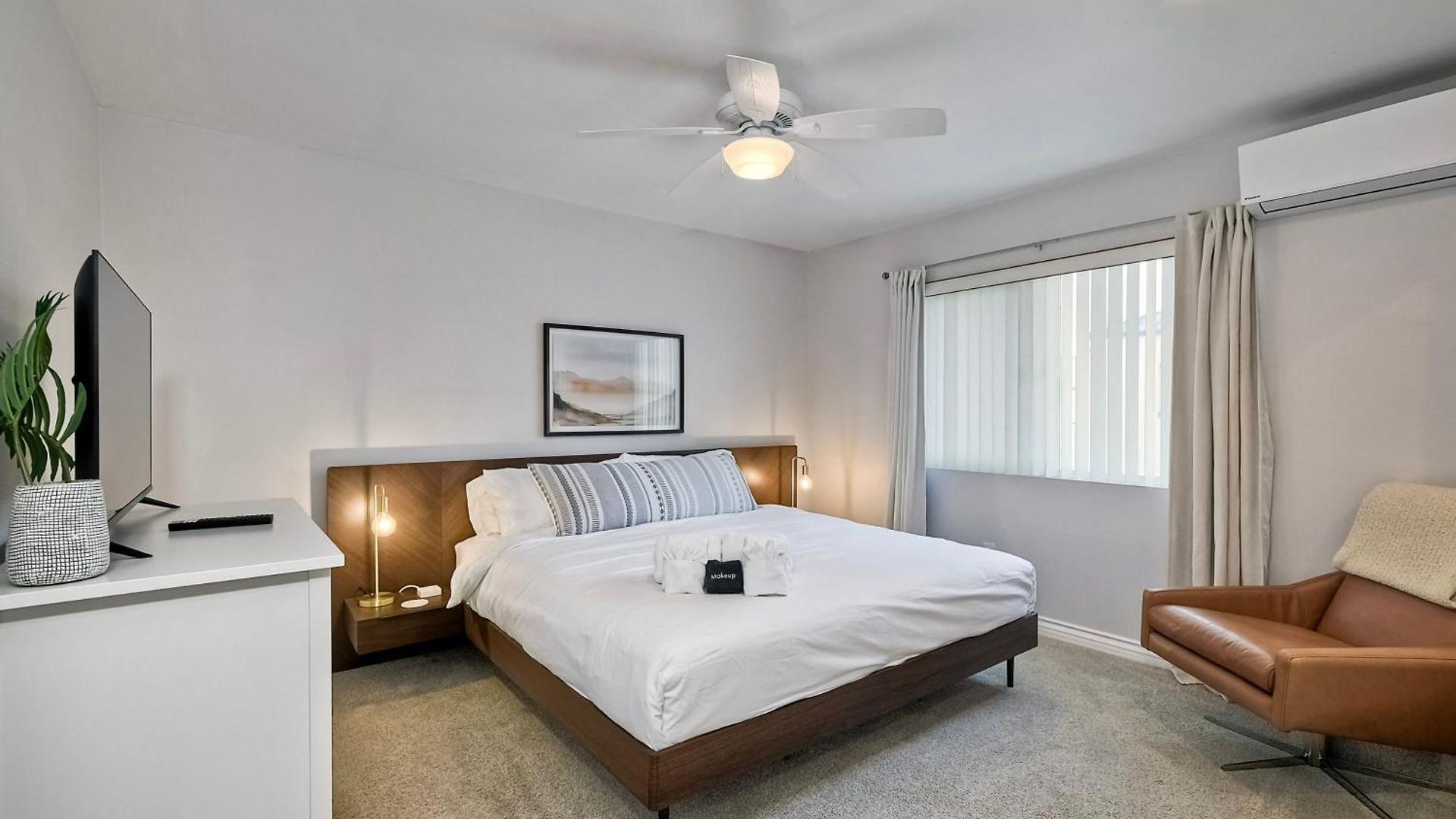 90 Walk Score - Steps To & Dining - Reserved Parking * Carlsbad