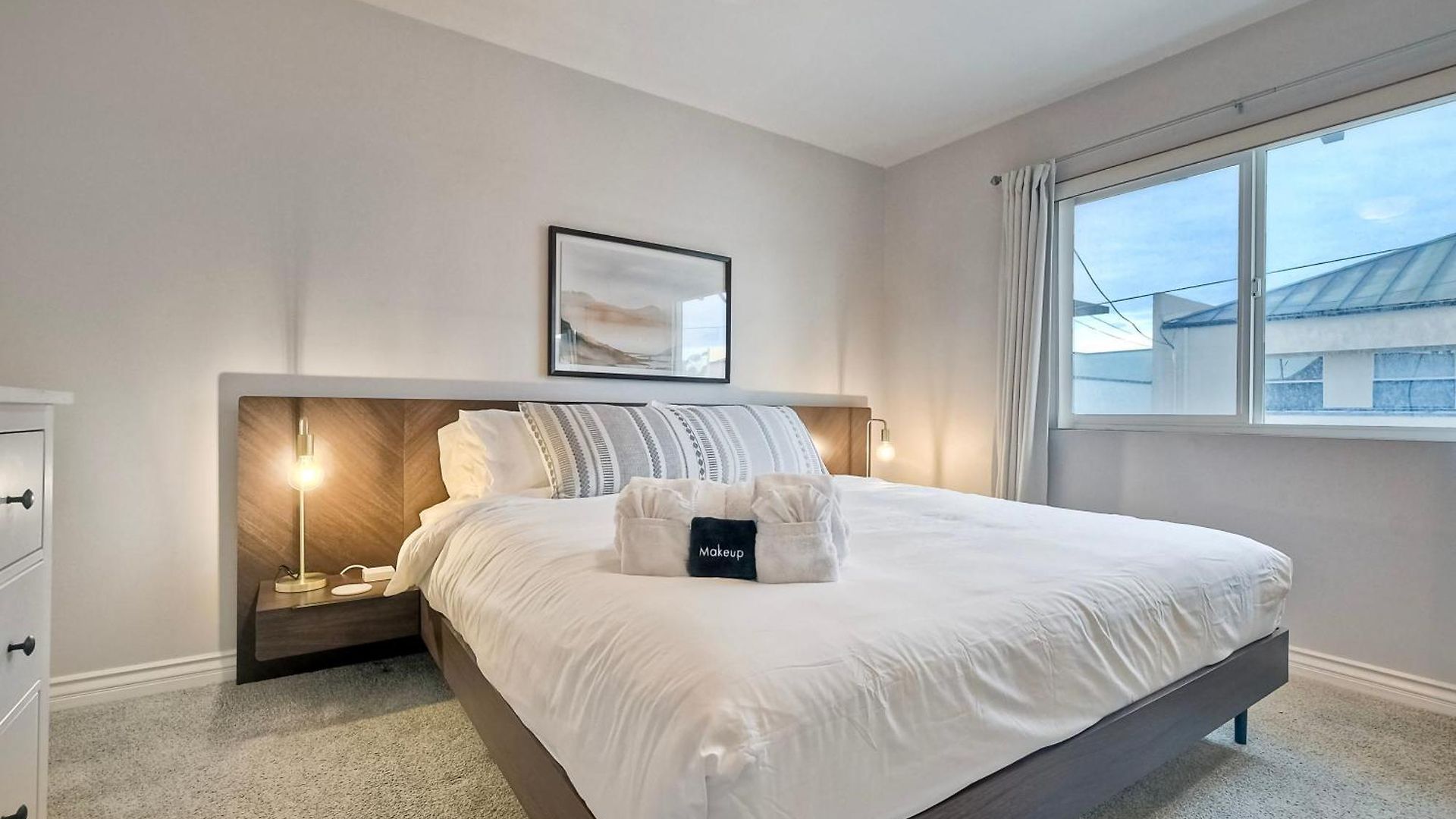Apartment 90 Walk Score - Steps To & Dining - Reserved Parking