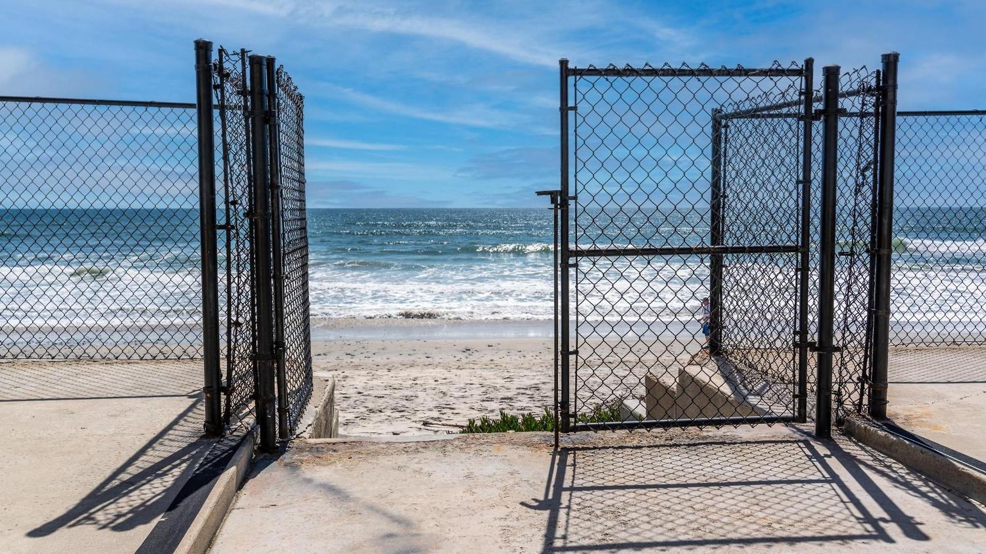 Cb-2445d - Located On The Sand- Casa De Suenos *
