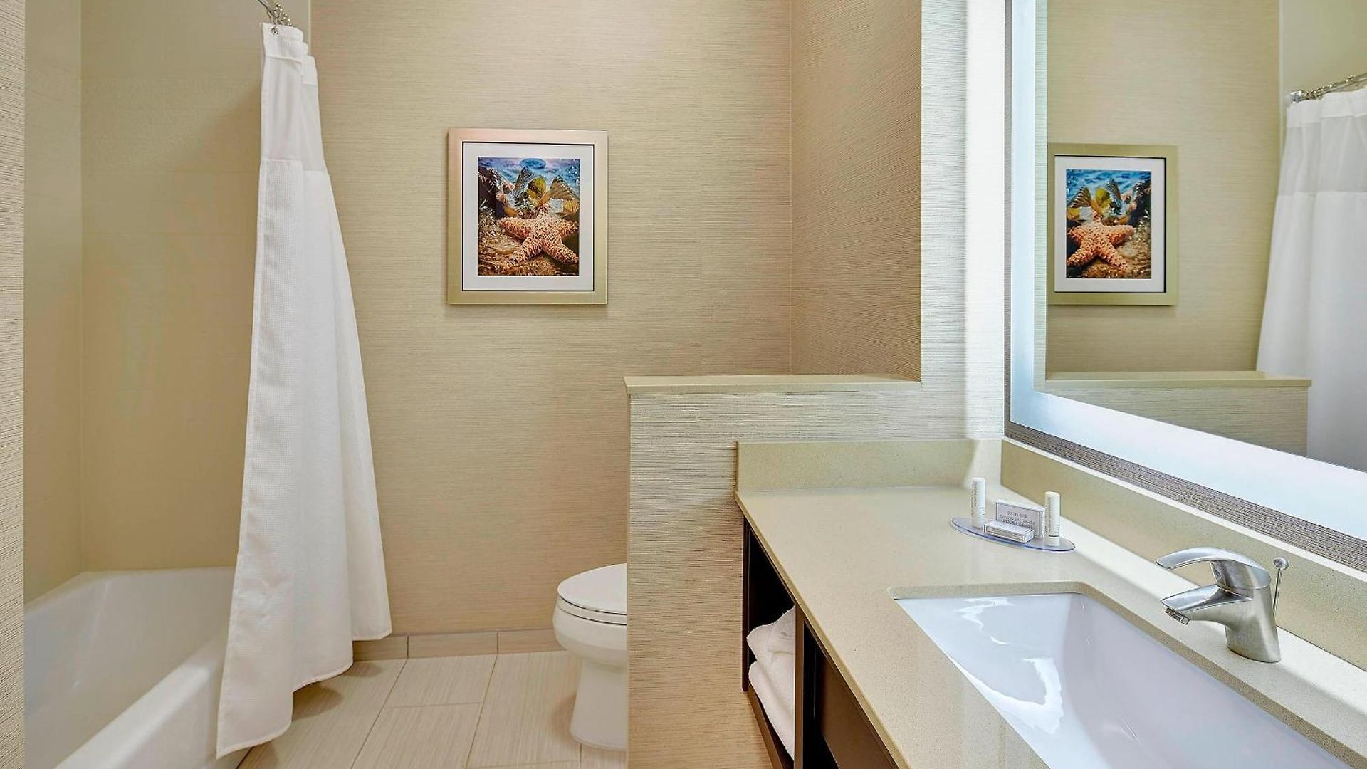 Hotel Fairfield & By Marriott San Diego 3*