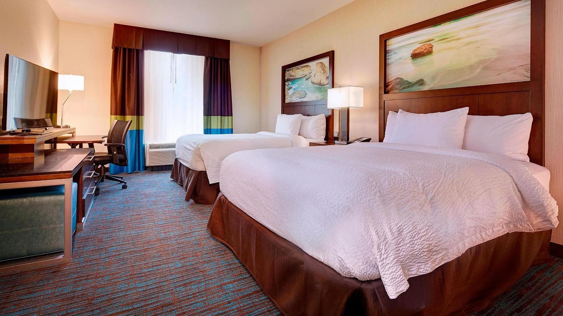 Fairfield & By Marriott San Diego Hotel 3*