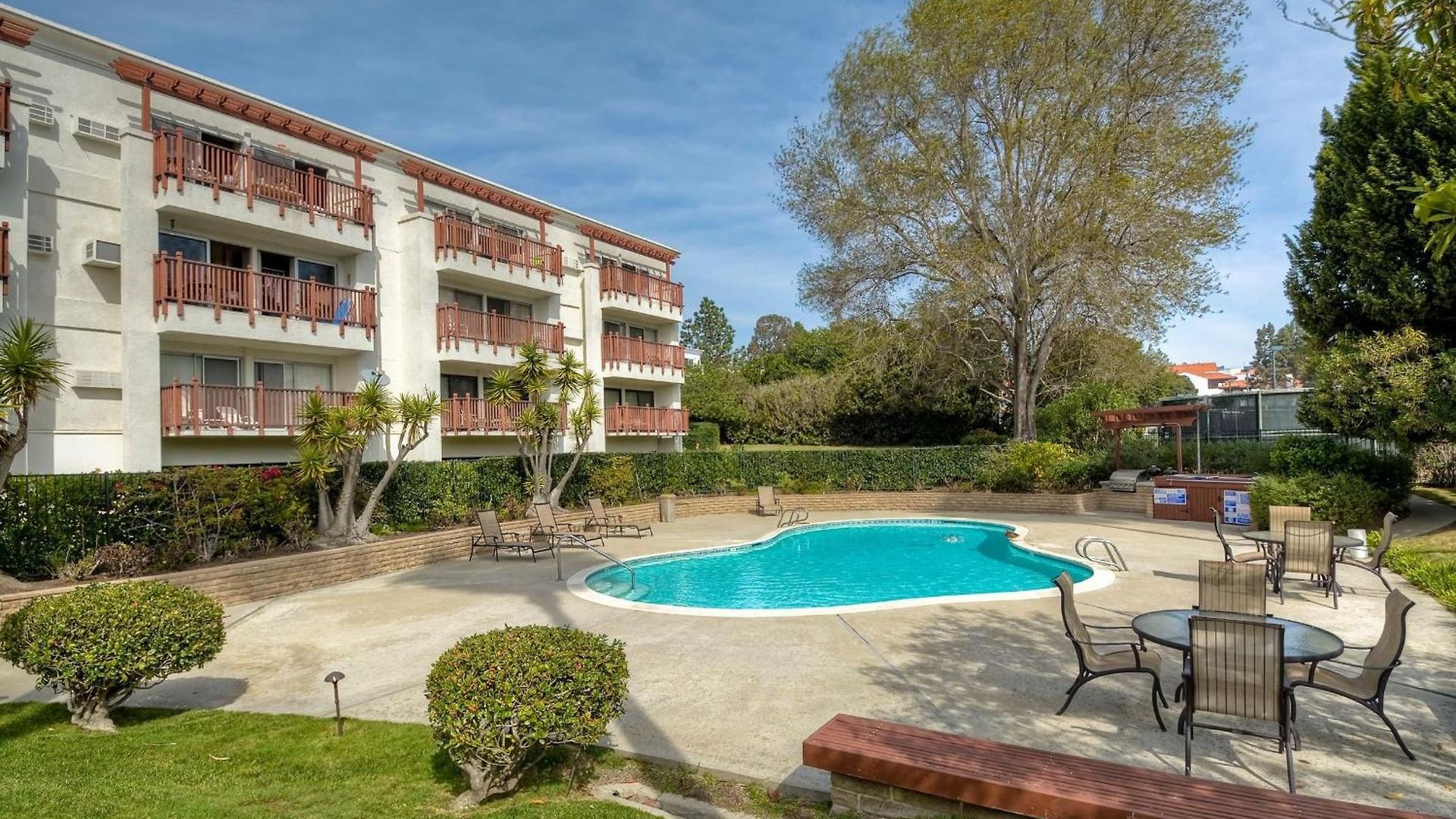 Apartment La Costa Pool Bbq Gated Parking