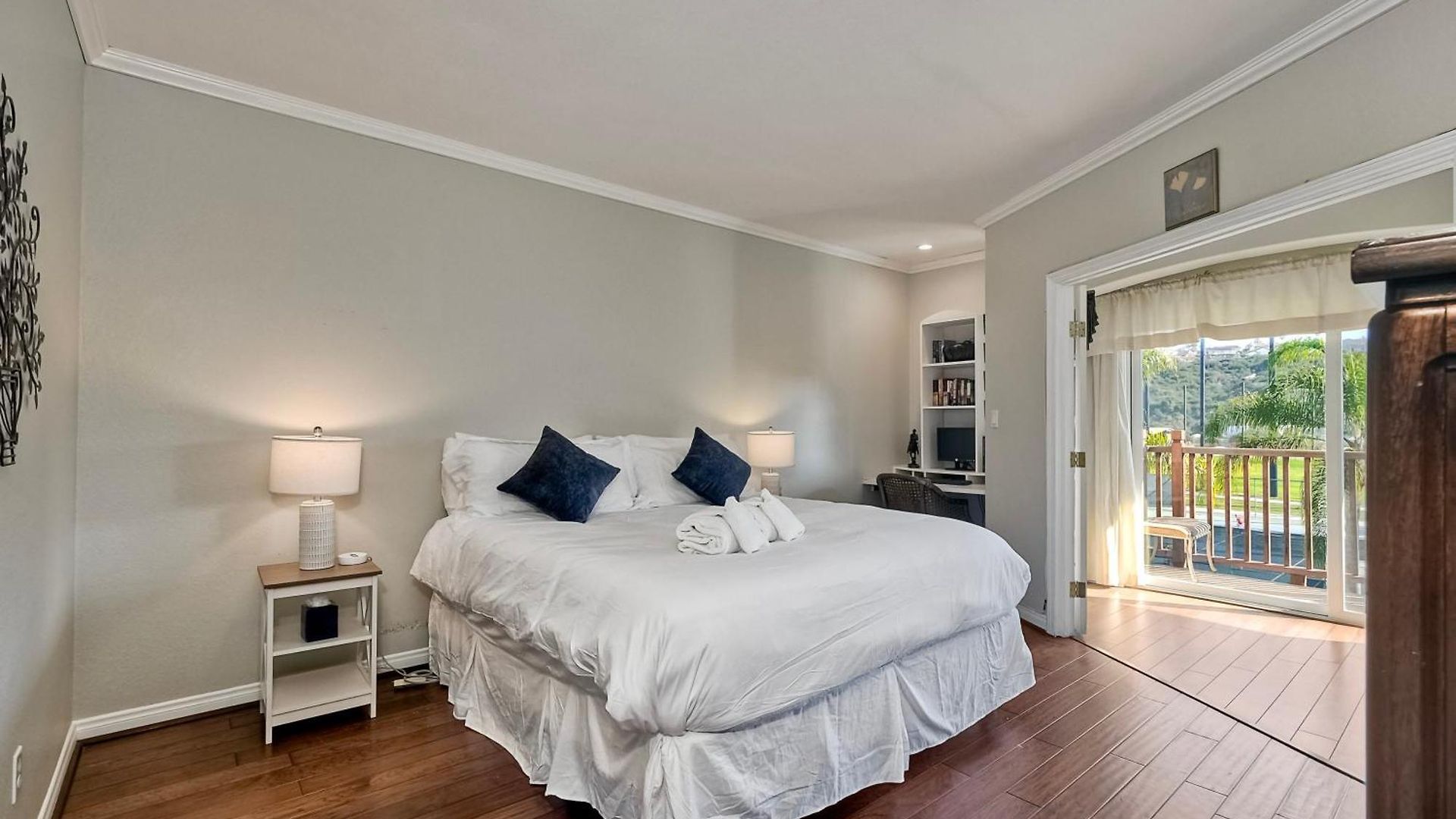 La Costa Pool Bbq Gated Parking Apartment *