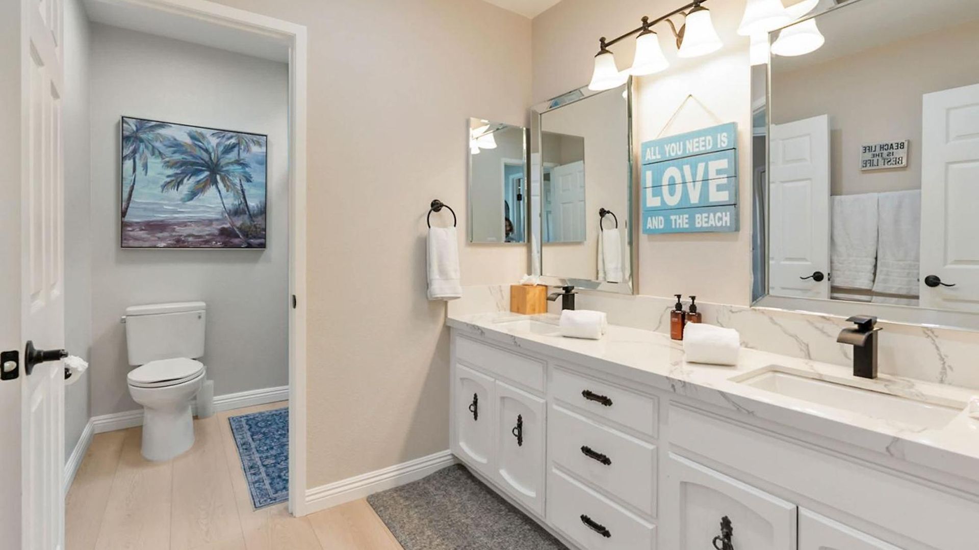 Beachfront In - Remodeled Holiday home *