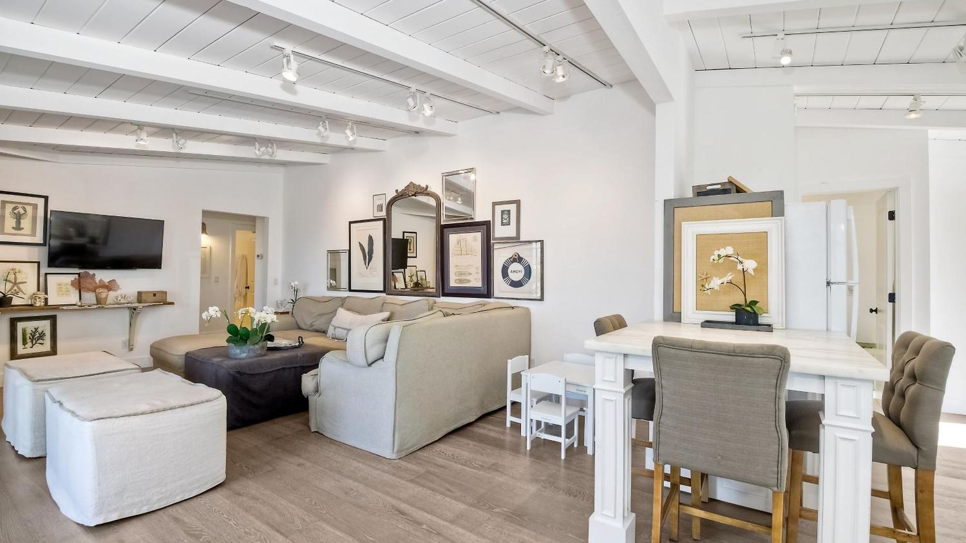 3690 Boulevard - Entire