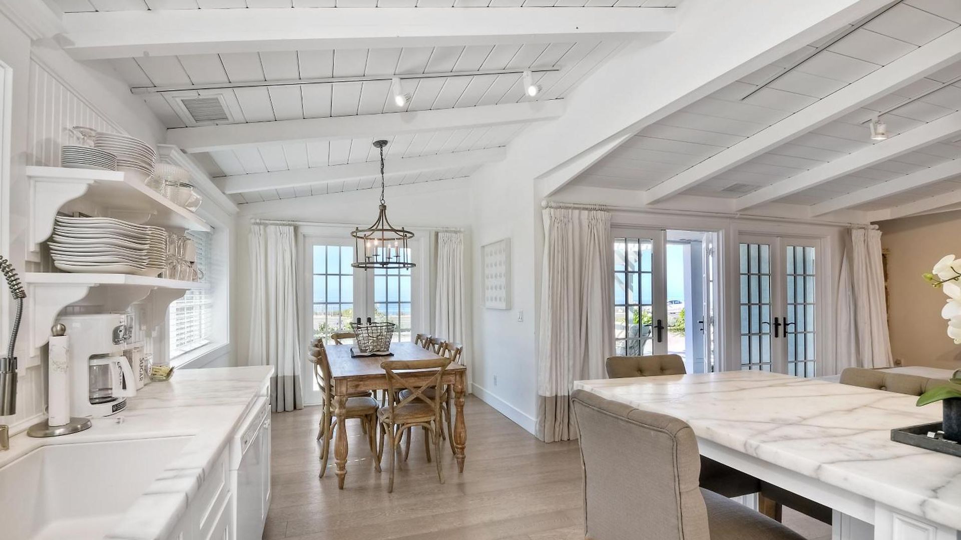 3690 Boulevard - Entire Carlsbad