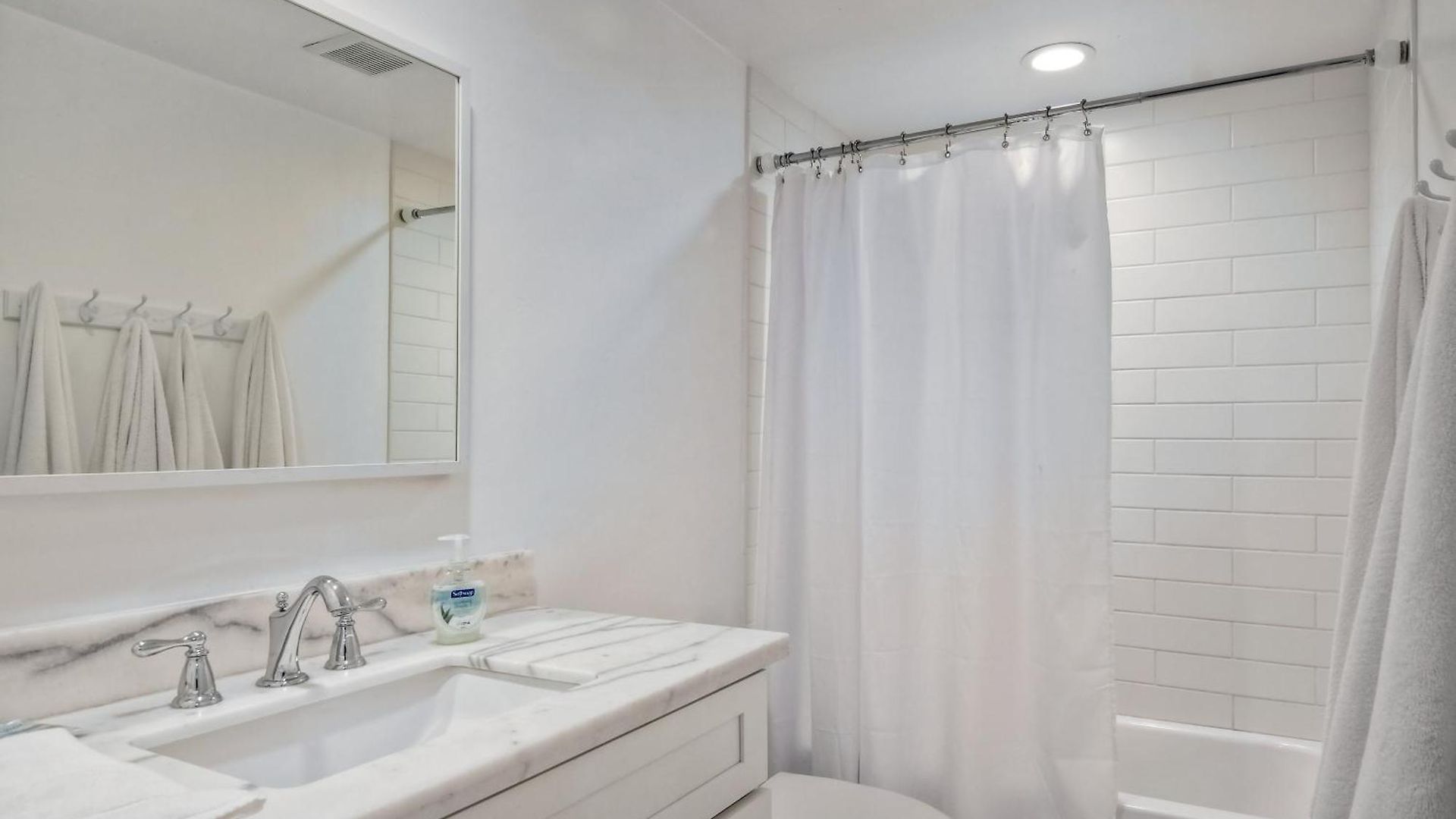 3690 Boulevard - Entire Holiday home *