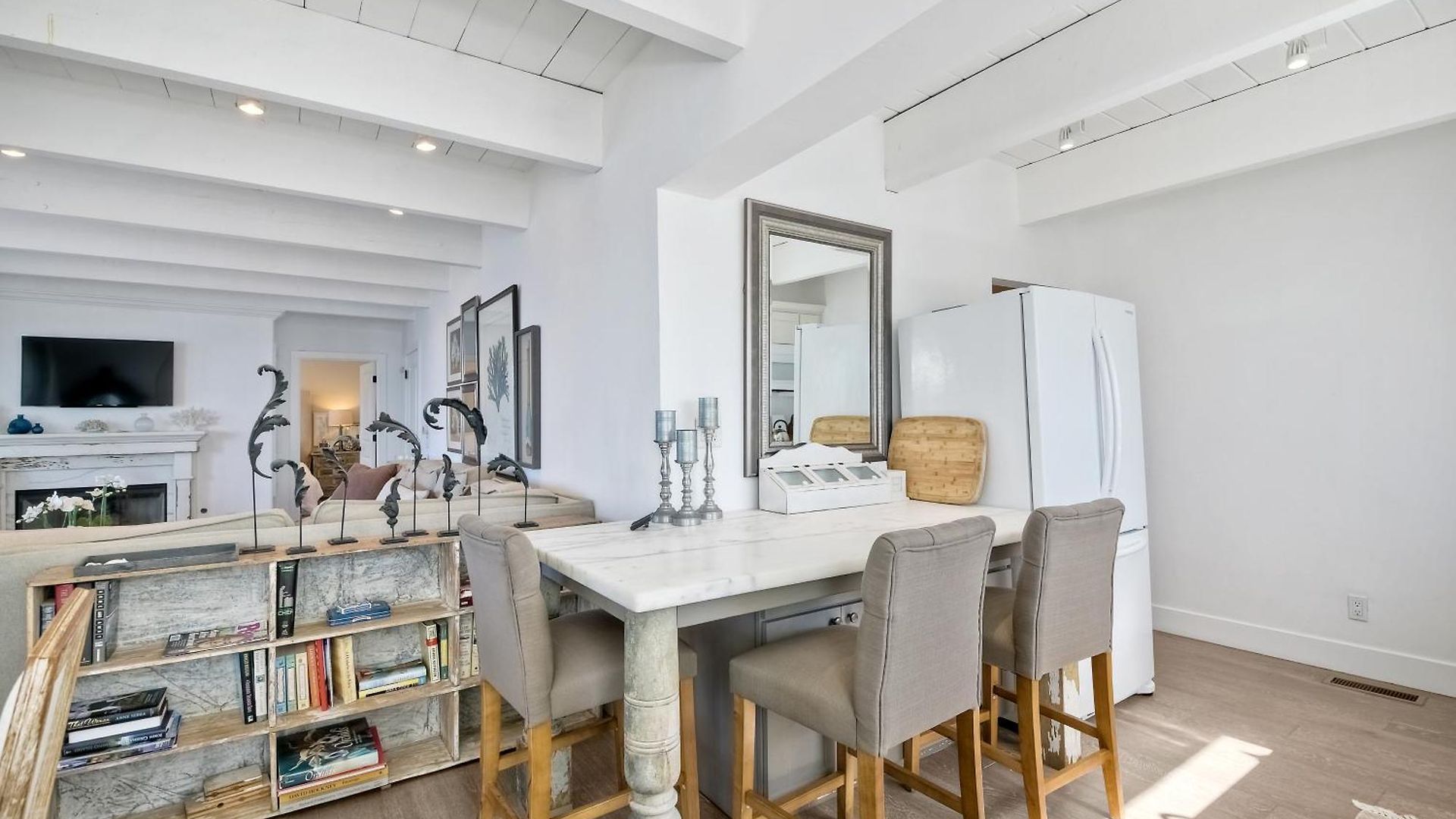 3690 Boulevard - Entire Holiday home