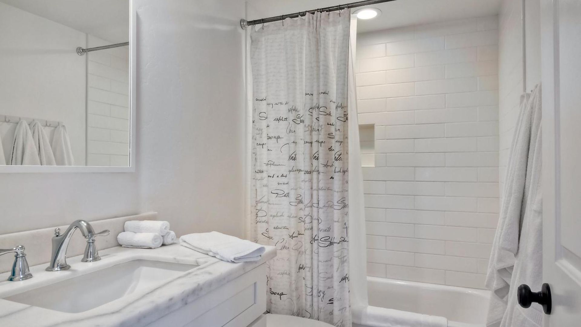 3690 Boulevard - Entire Holiday home *
