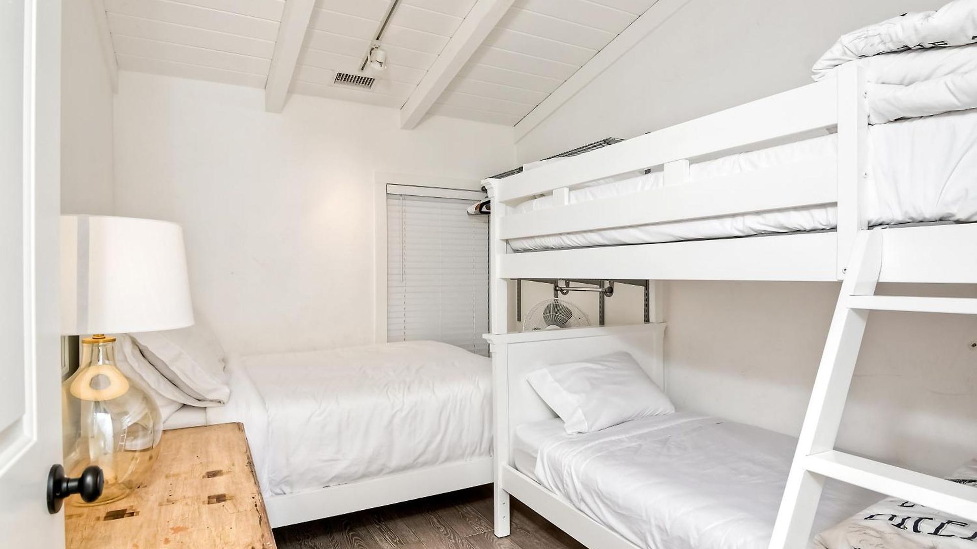 3690 Boulevard - Entire *