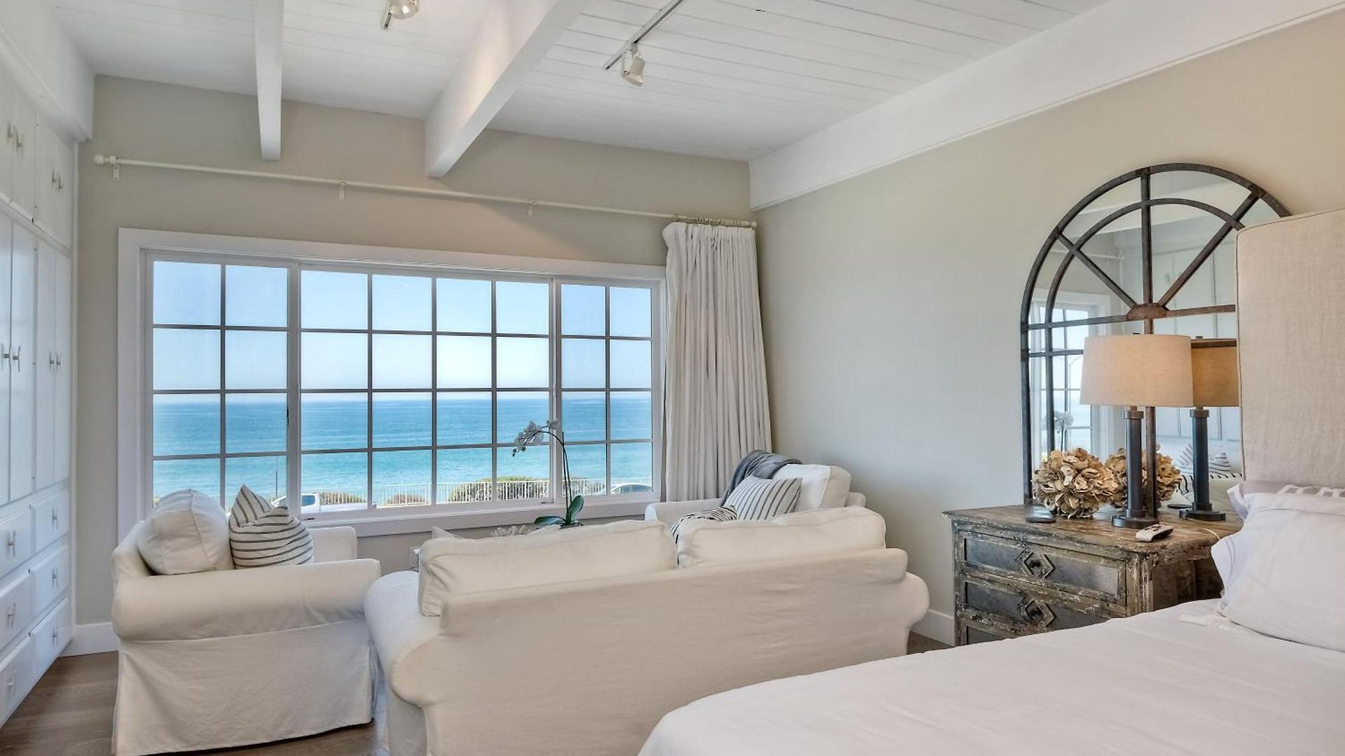 3690 Boulevard - Entire Holiday home *