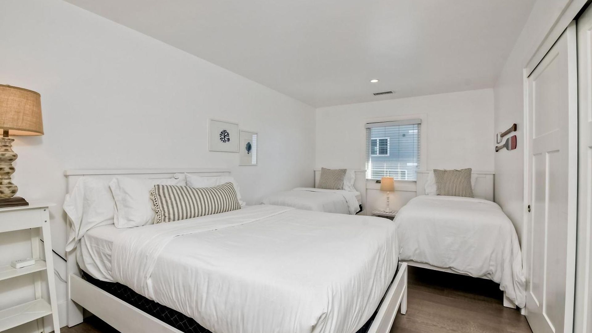 Holiday home 3636 Blvd - Upper *