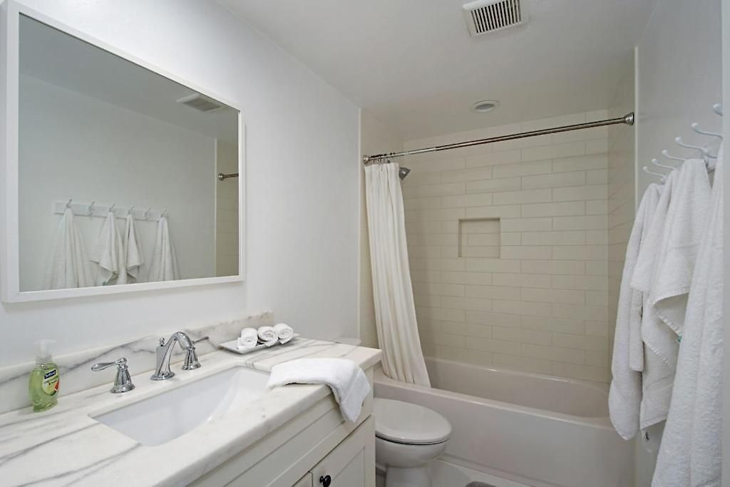 3690 Boulevard - Unit B