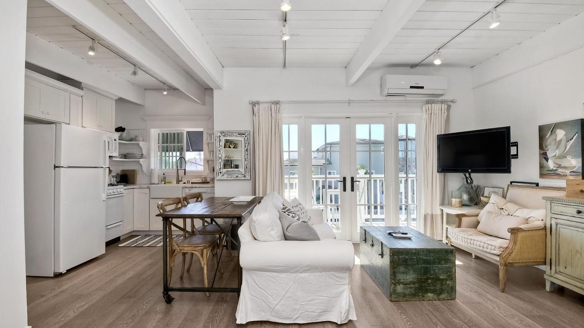 3690 Boulevard - Unit C Holiday home