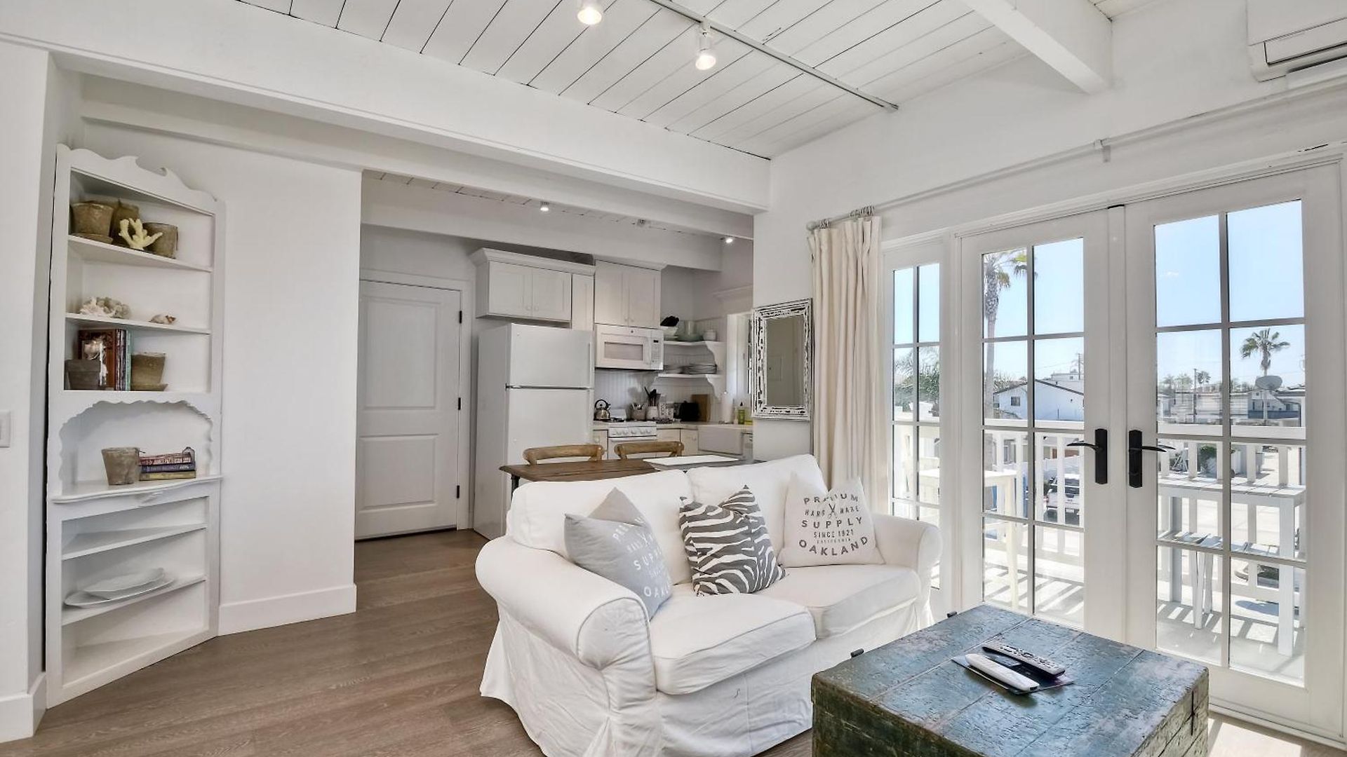 3690 Boulevard - Unit C * Carlsbad
