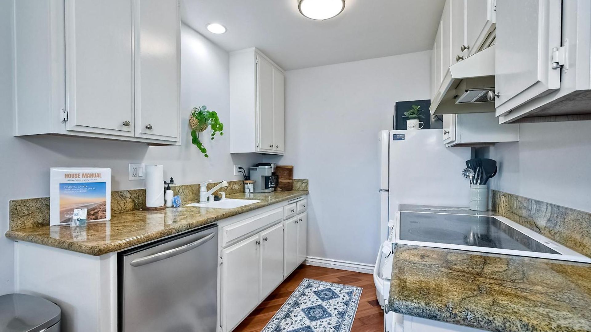 3080 Lincoln - Unit 12 *