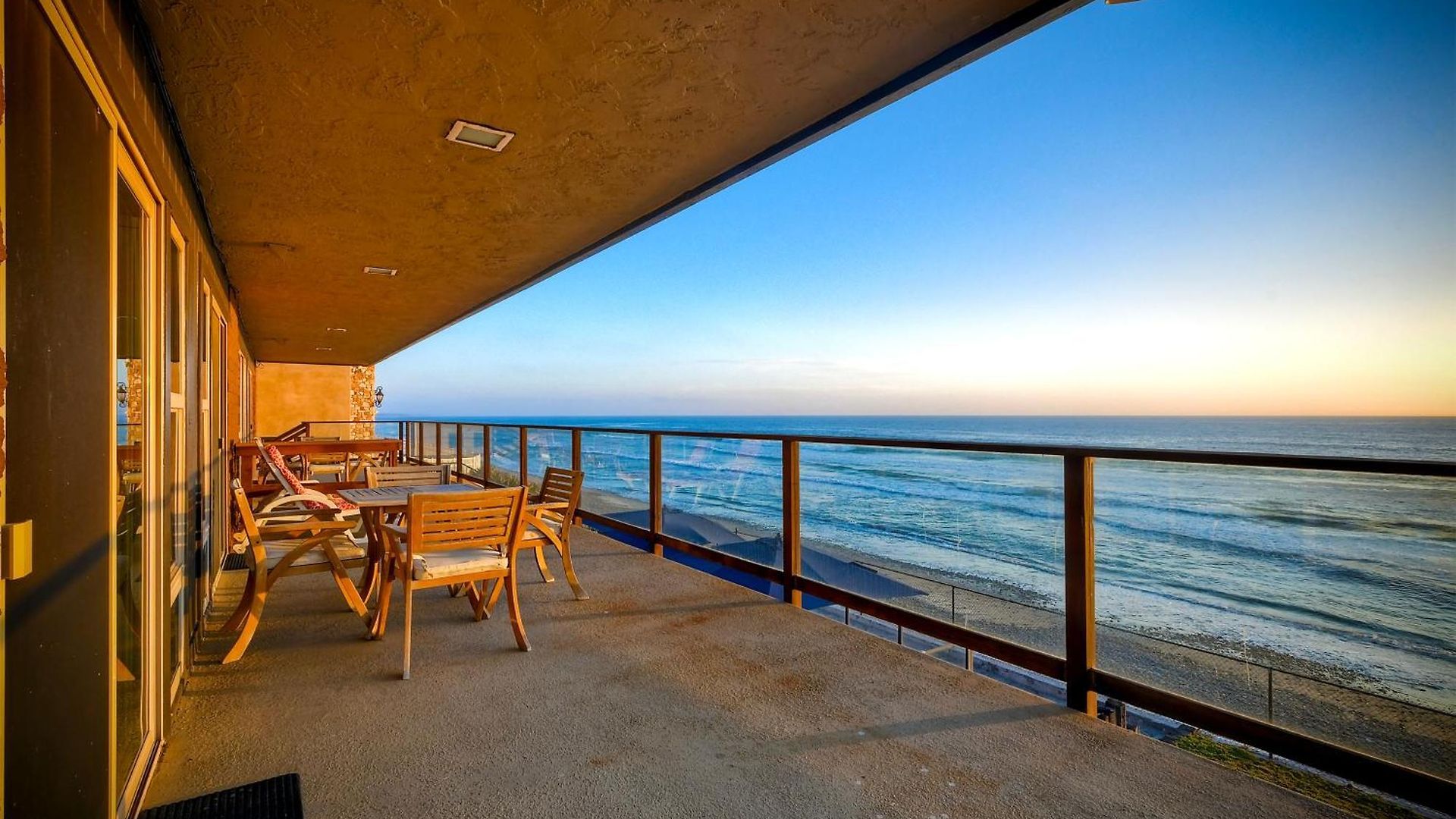 Apartment Oceanfront Getaway Ocean Views Fire Pit Bbq Access *