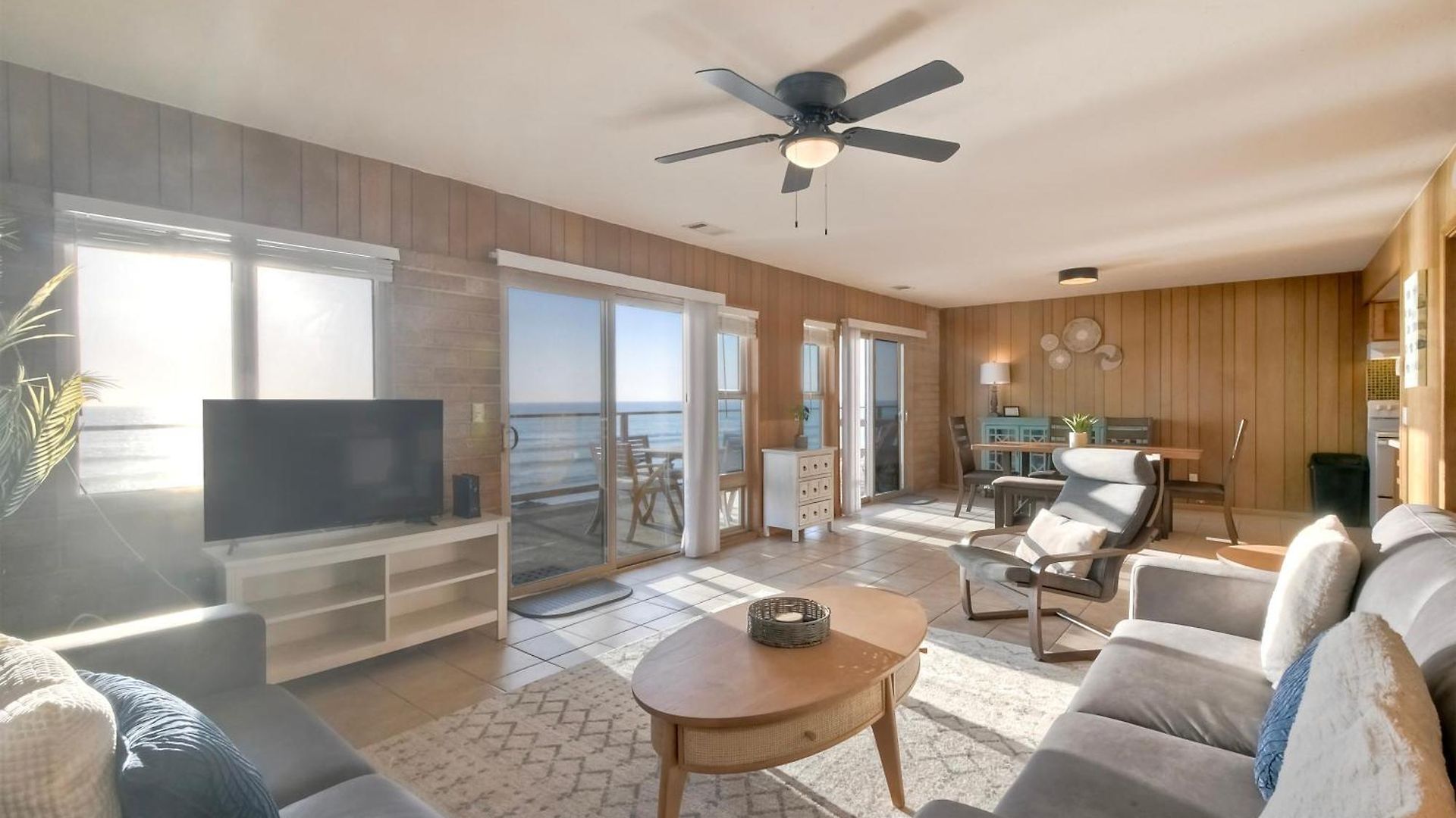 Oceanfront Getaway Ocean Views Fire Pit Bbq Access Apartment