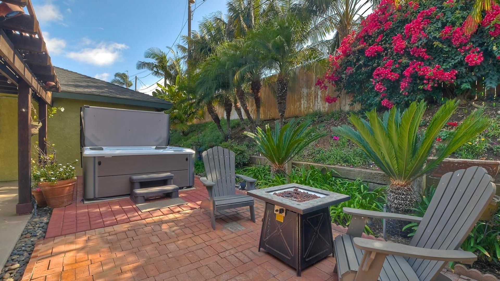 Hot Tub, Fire Pit, Bbq, Shuffleboard, Walk To Carlsbad