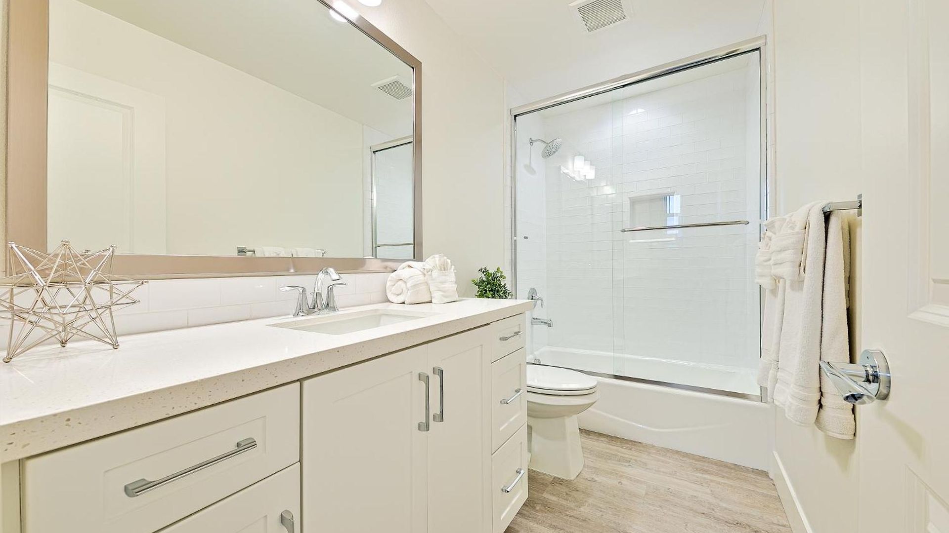 343 Oak Avenue *