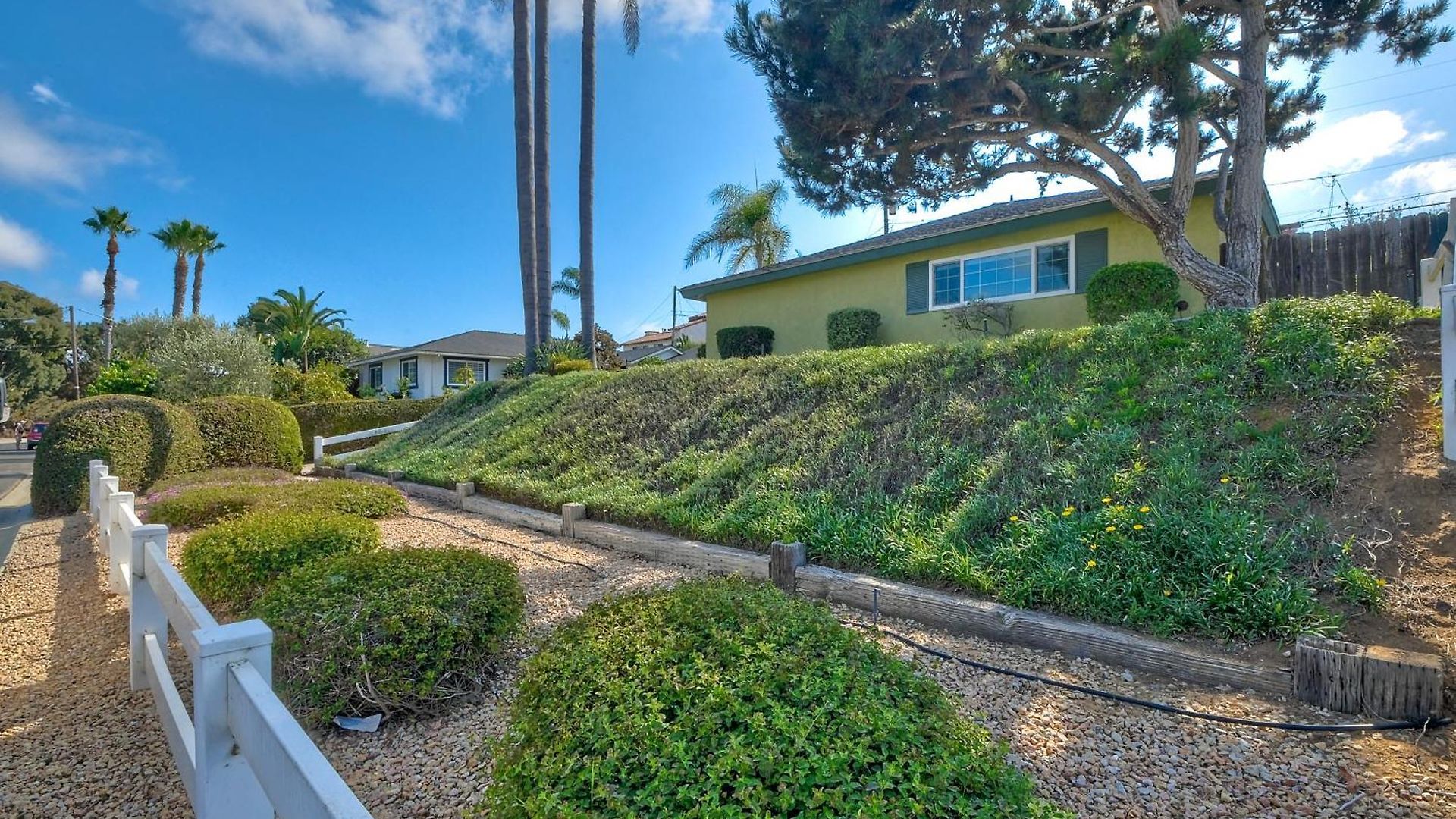 Hot Tub, Fire Pit, Bbq, Shuffleboard, Walk To Carlsbad