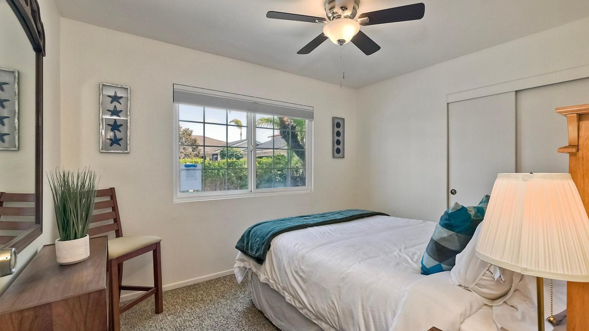 Hot Tub, Fire Pit, Bbq, Shuffleboard, Walk To Holiday home
