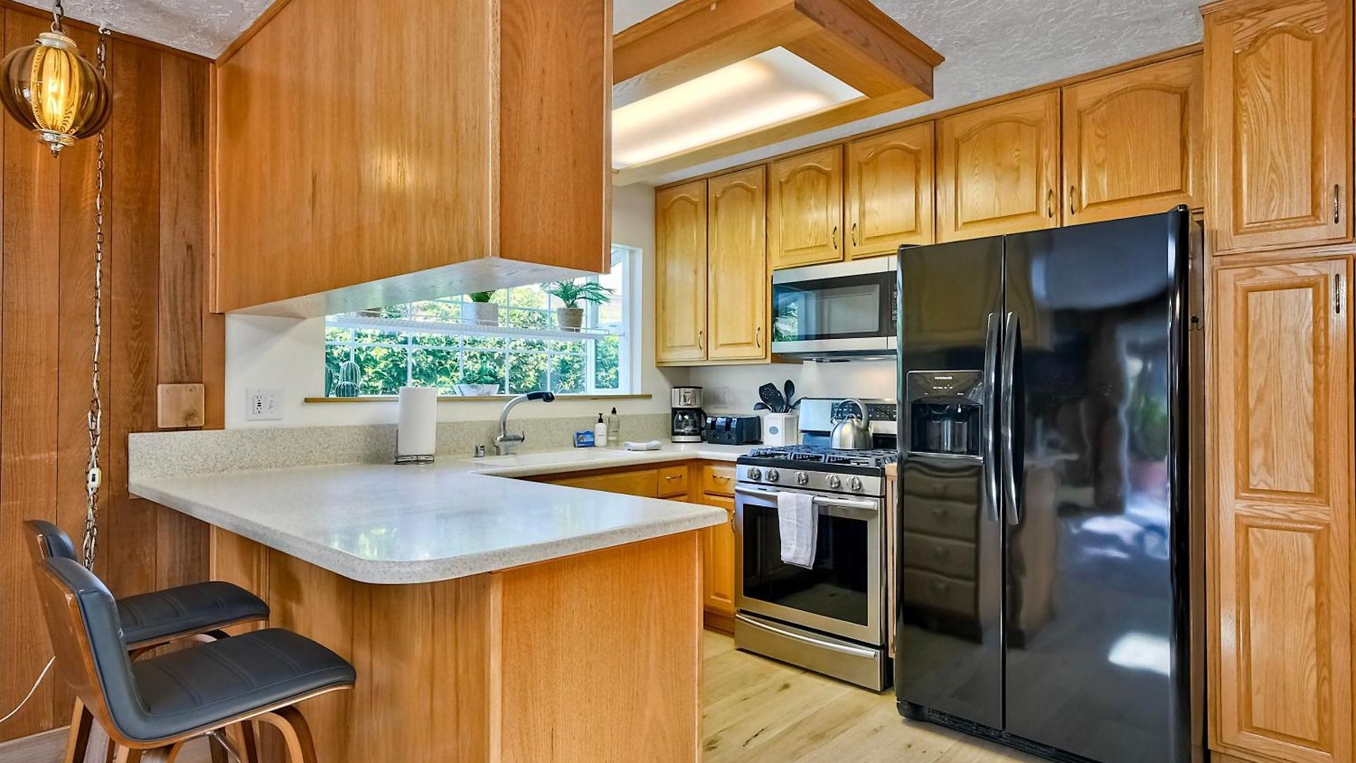 Hot Tub, Fire Pit, Bbq, Shuffleboard, Walk To Holiday home Carlsbad