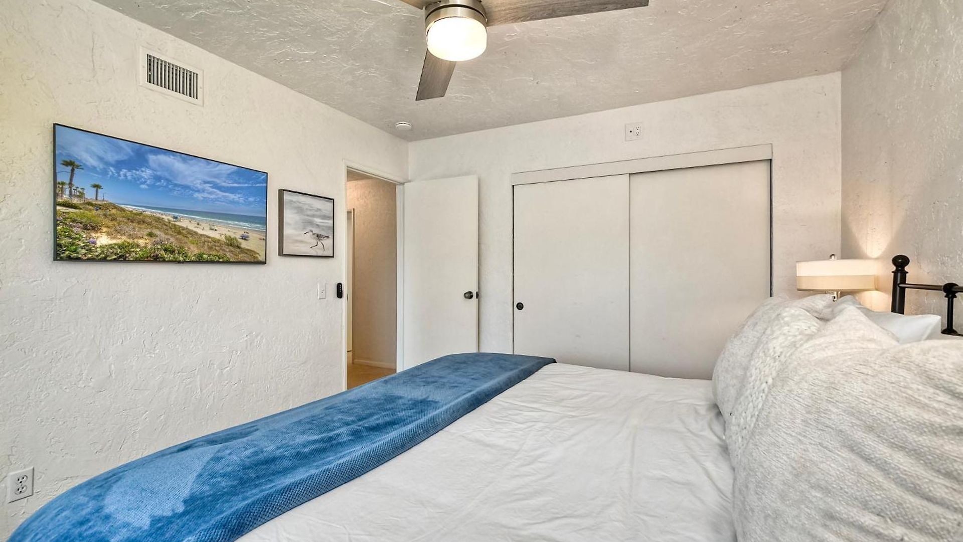 Hot Tub, Fire Pit, Bbq, Shuffleboard, Walk To