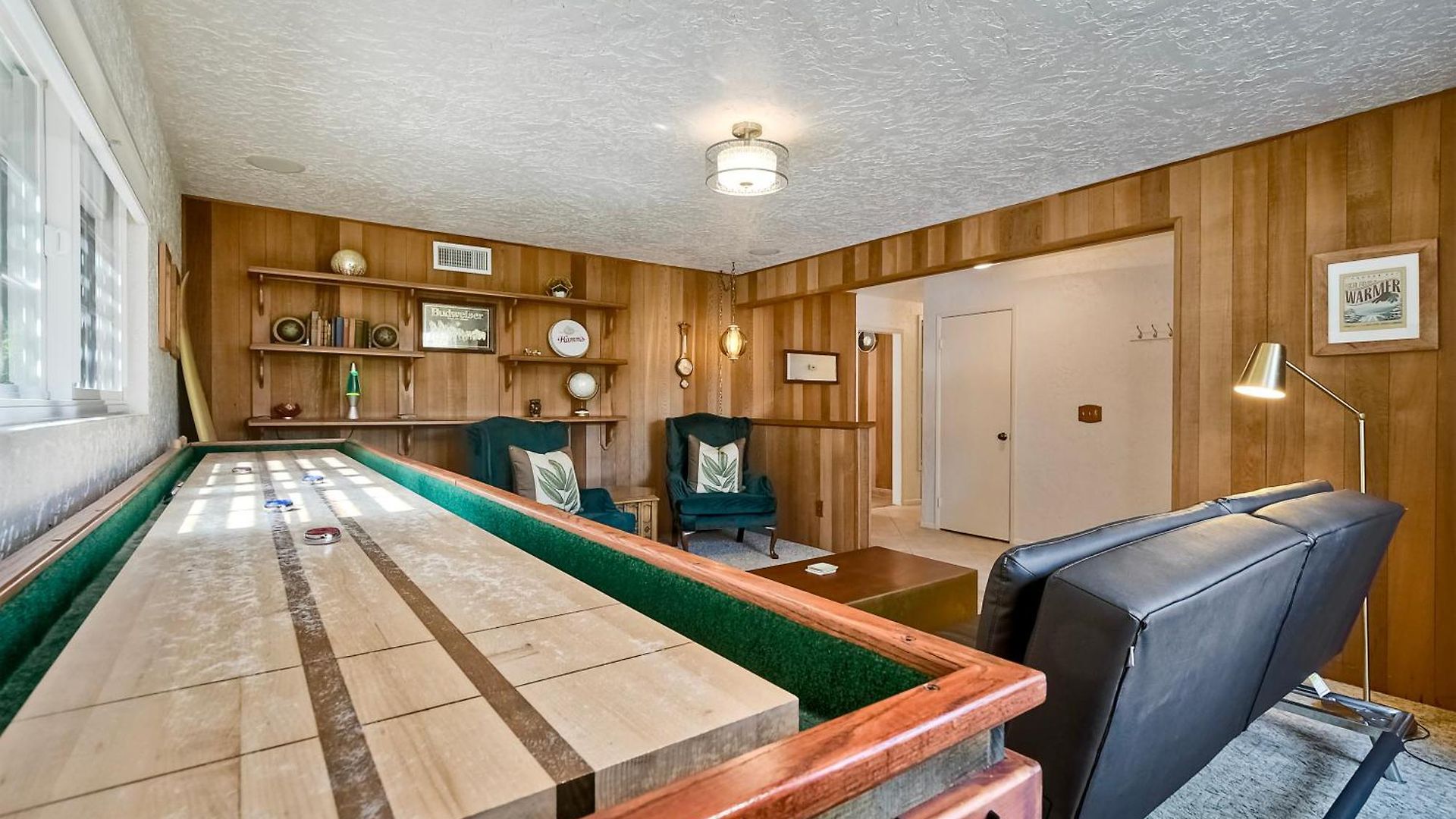 Hot Tub, Fire Pit, Bbq, Shuffleboard, Walk To