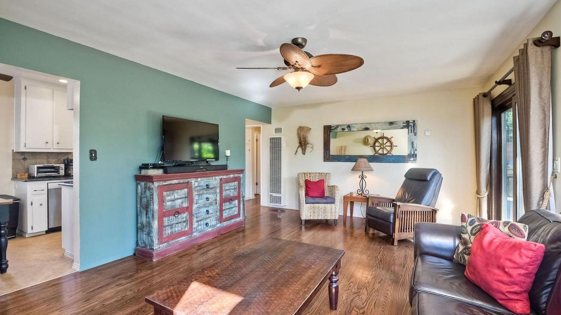 5285 Shore Drive Holiday home