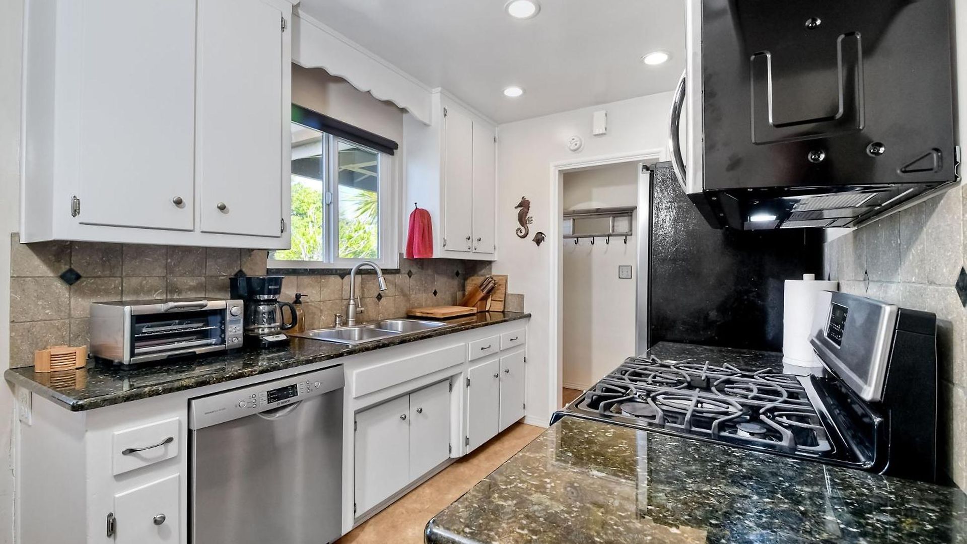 5285 Shore Drive Holiday home *