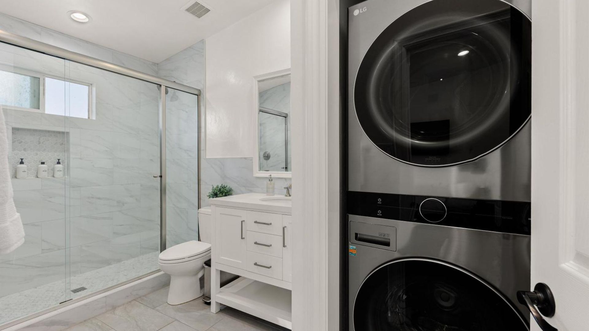 Cb-3900a - Coastal Surfer's Dream Holiday home