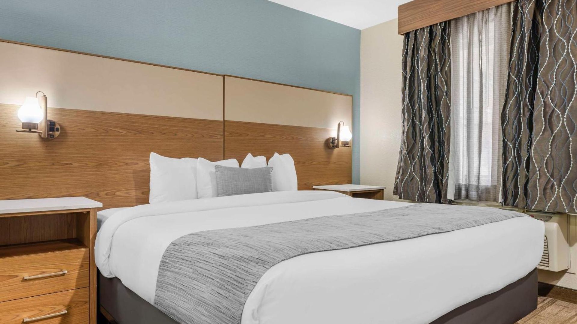 Western By The Sea Carlsbad