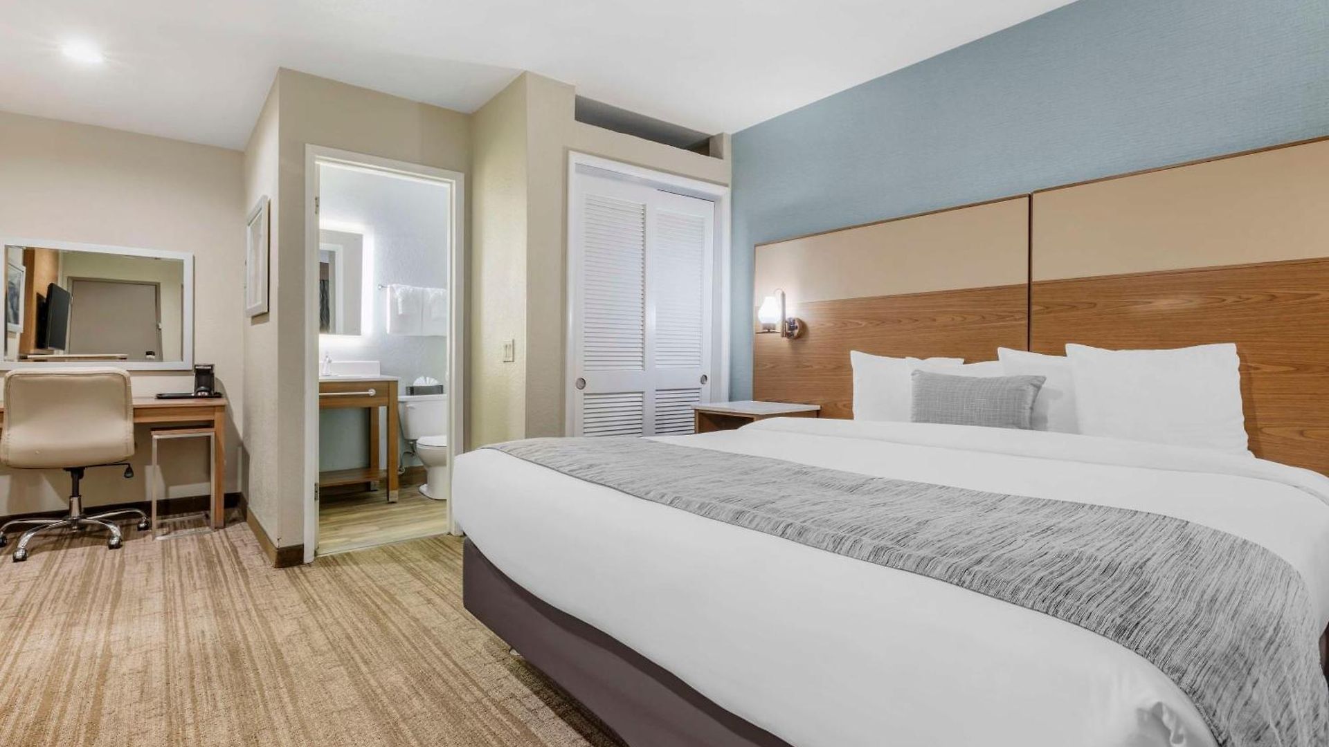 Hotel Western By The Sea 3*