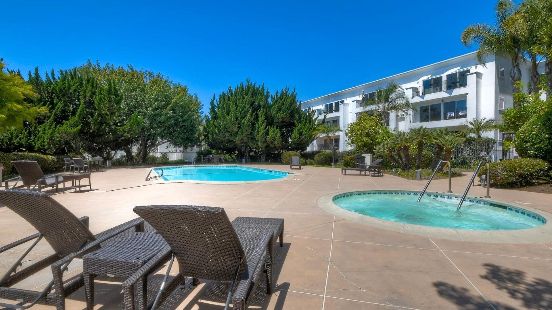 Pool, Hot Tub, Steps To Omni La Costa