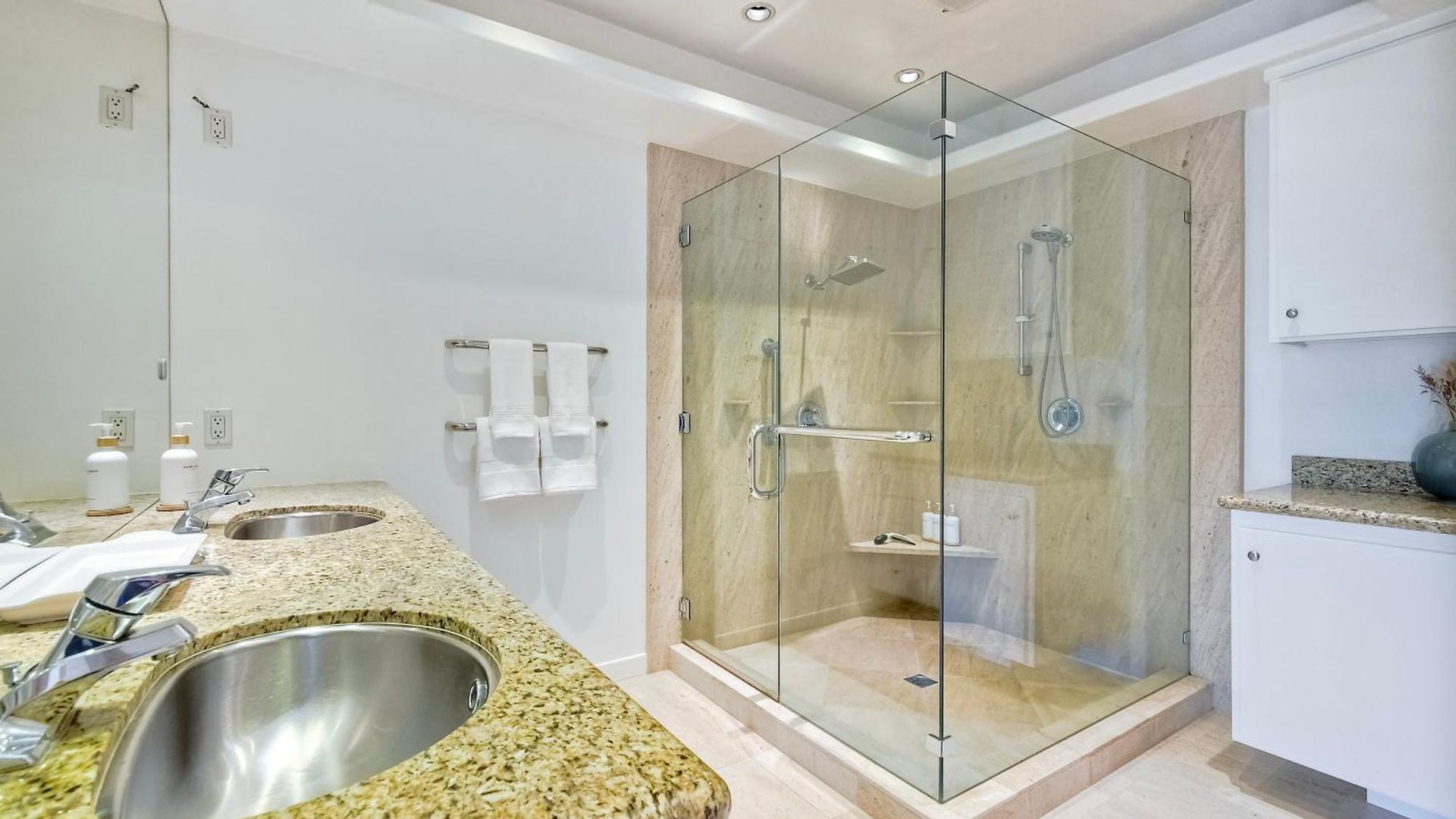 Apartment Pool, Hot Tub, Steps To Omni La Costa