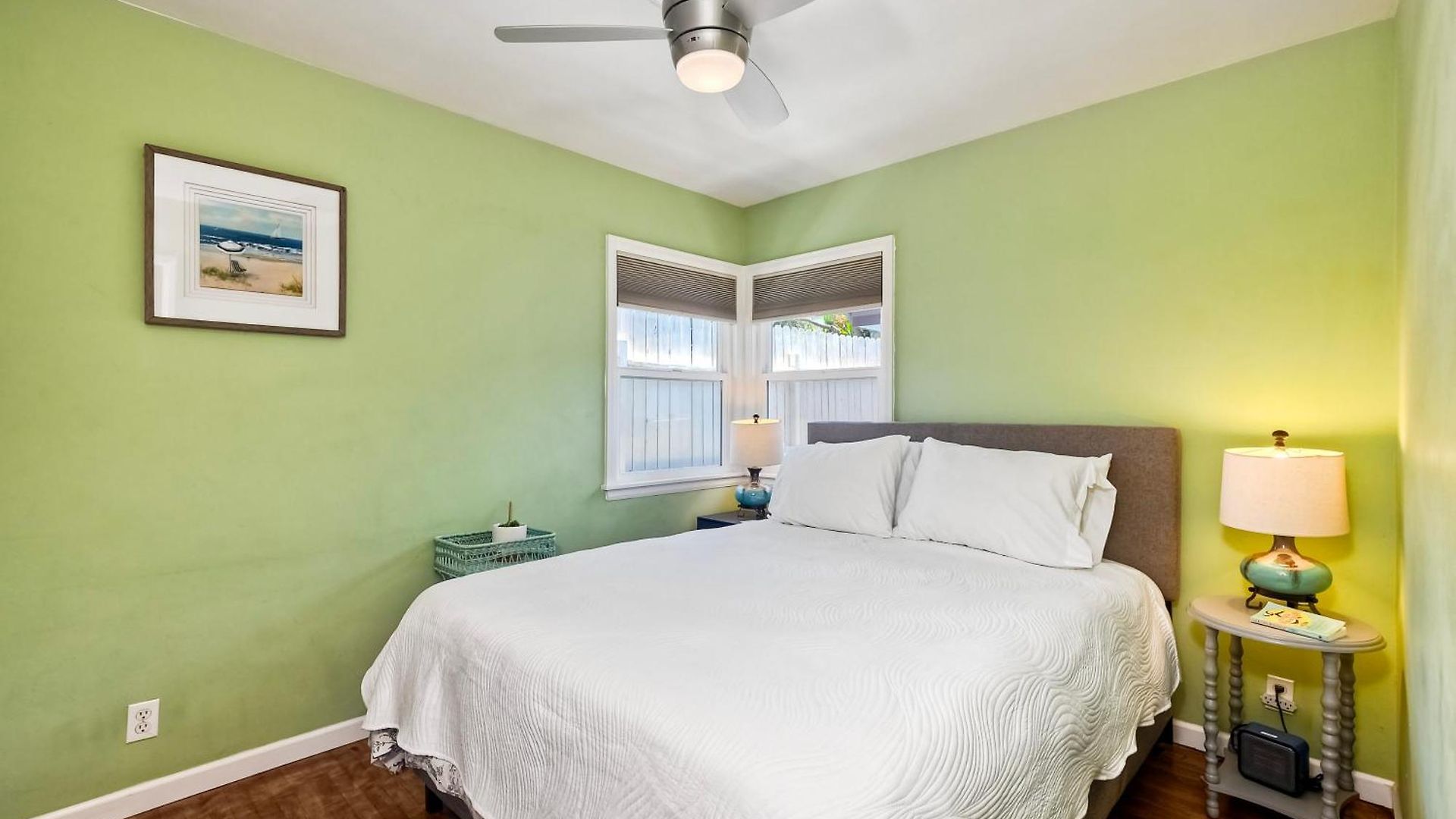 Walk 2 Beach, Ev Charger, Outdoor Dining, 2 Units Holiday home *