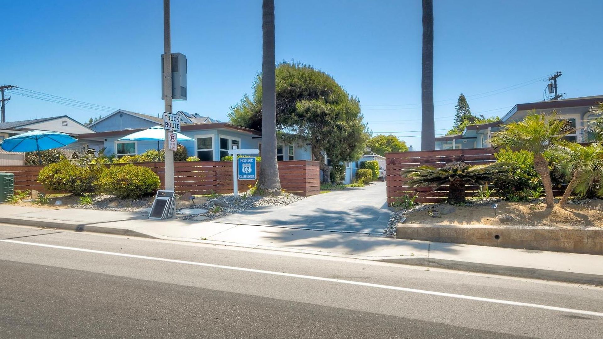 Holiday home Walk 2 Beach, Ev Charger, Outdoor Dining, 2 Units *