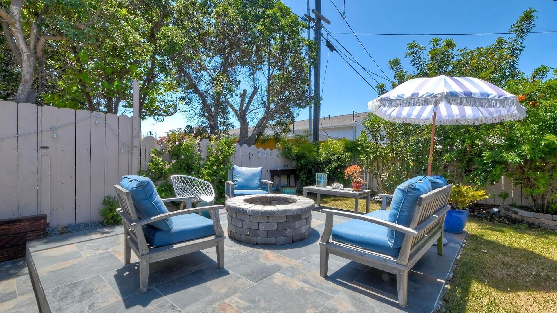 Walk 2 Beach, Ev Charger, Outdoor Dining, 2 Units Holiday home Carlsbad